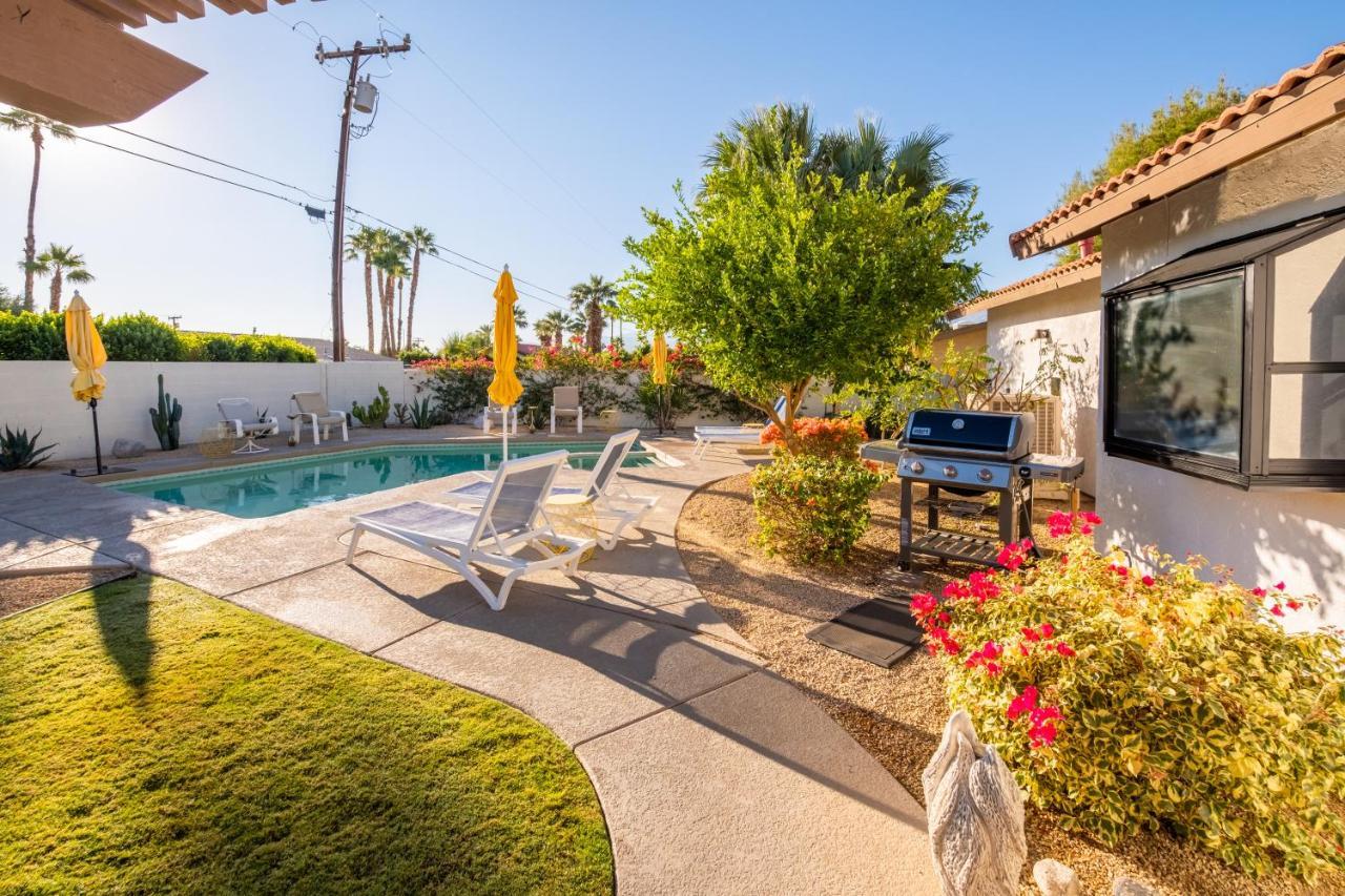 Beautiful Palm Springs Home Large Private Yard Exterior photo